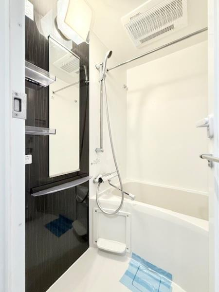 ＣＯＣＯ－ＣＨＩＬＬ　ＫＡＭＥＡＲＩの浴室