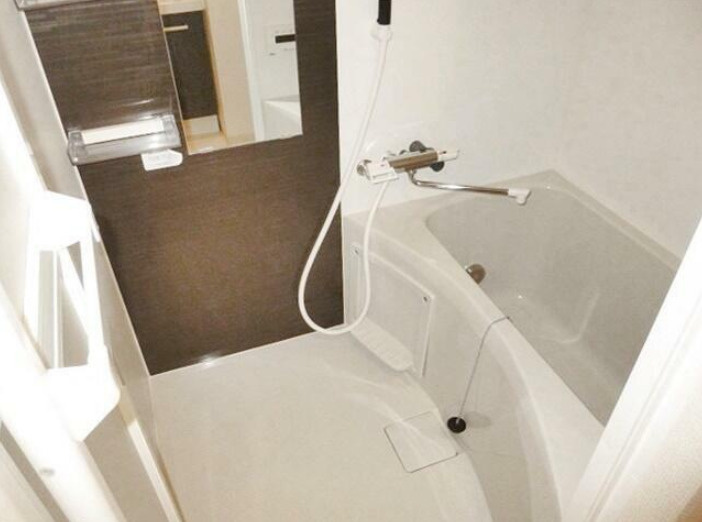 b'CASA浅草イーストの浴室