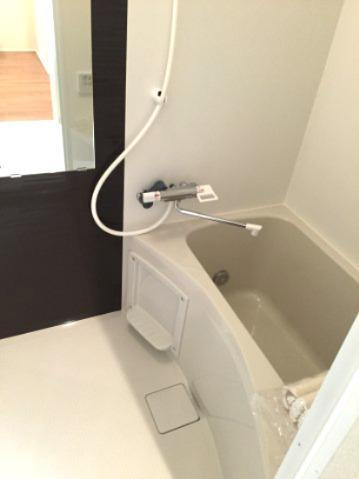 b'CASA浅草イーストの浴室