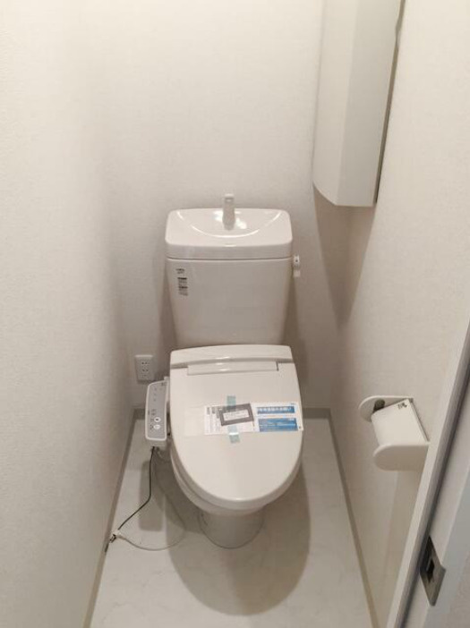 b'CASA浅草イーストのトイレ