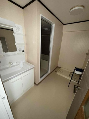 【洗面所】 | ヴィラクラマス | 忙しい朝には欠かせない洗面所です