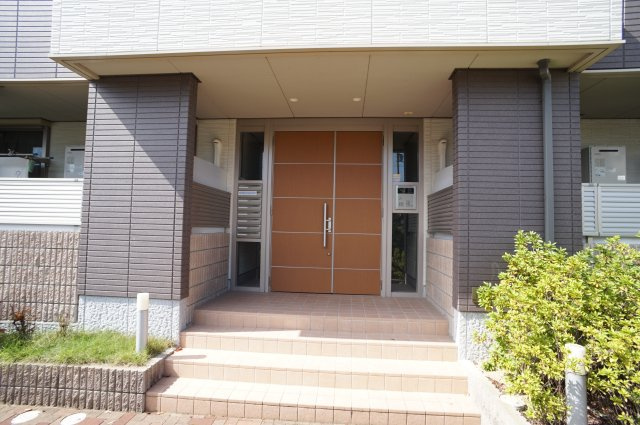 ヴィラーチェＫＡＭＥＩのエントランス