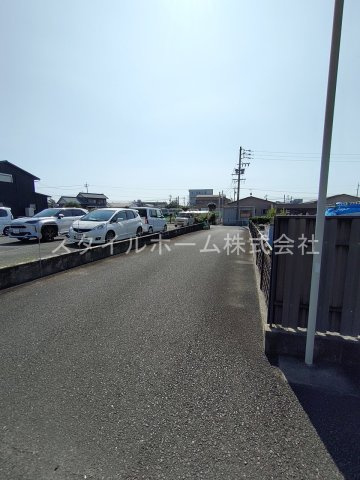 ラ・ファミーユの駐車場