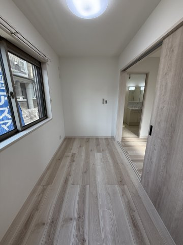 クラウンハイツ砂山南III A棟・アパート・95057の洋室|1階のお部屋です。