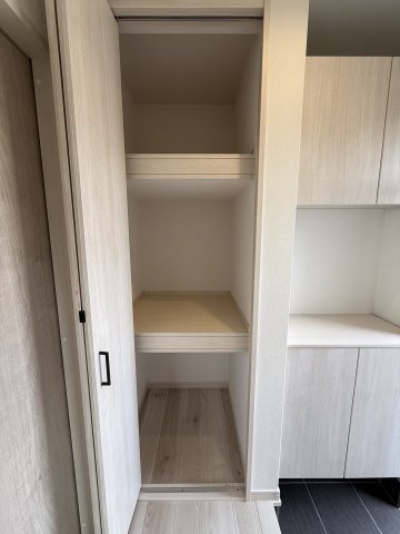クラウンハイツ砂山南III A棟・アパート・95057の収納|1階のお部屋です。
