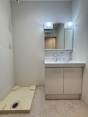 クラウンハイツ砂山南III A棟・アパート・95057の洗面所|2階のお部屋です。