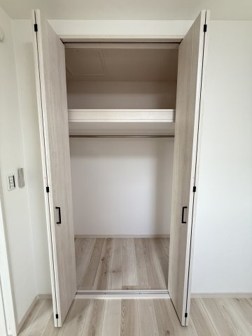 クラウンハイツ砂山南III A棟・アパート・95057の収納|2階のお部屋です。