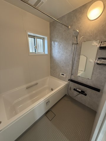 クラウンハイツ砂山南III A棟・アパート・95057の浴室|1階のお部屋です。