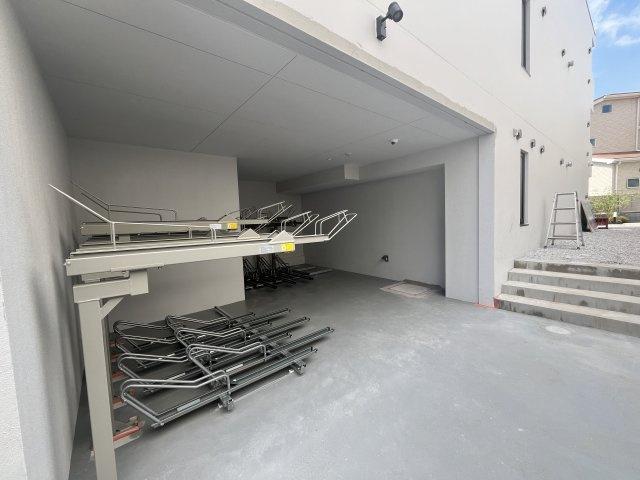 アルティザ氷川台の駐車場