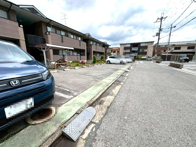 ソレアード・ニシキの駐車場