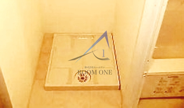 アヴニールイシ南千住の設備|洗濯機置き場です。