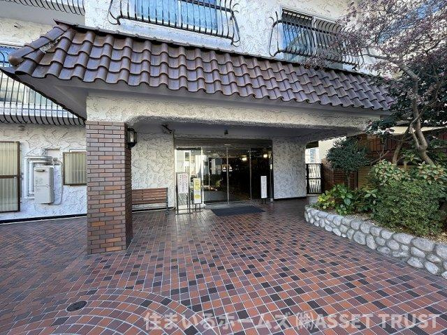 秀和第二三田綱町レジデンスのエントランス