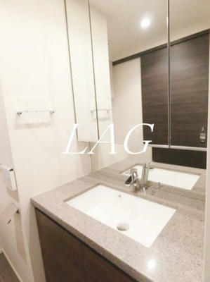 【独立洗面台】 | パークハビオ芝浦 | 独立洗面台です。