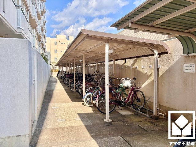 サンルシエル山科森野町の駐輪場