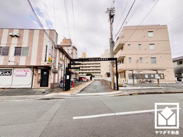 サンルシエル山科森野町の居間・リビング|現在、リフォーム中です。
完成が楽しみですね♪