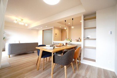 【居間・リビング】 | 【上質リノベ】ダイアパレス温品 | 室内（2025年10月28日9：00頃）撮影