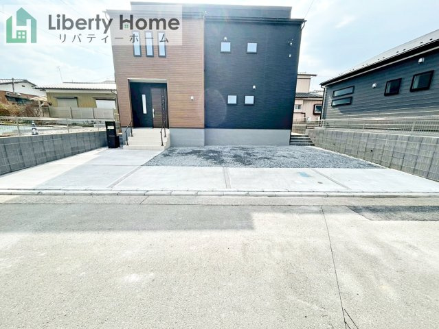 水戸市元吉田町10期　新築戸建　2号棟の駐車場
