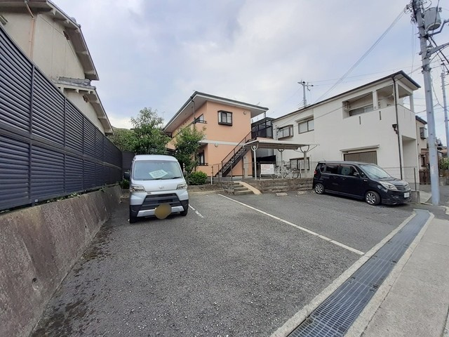 メゾン・コンフォートの駐車場