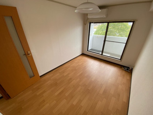 SANTO LALUZ SONODAHIGASHI　旧ステージア園田東の居間