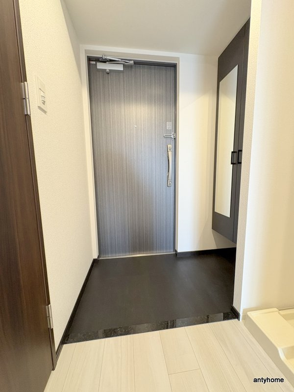 スワンズシティ大阪クレアスト　仲介手数料無料の玄関