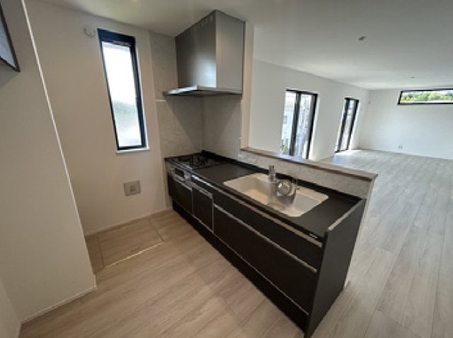 横浜市港南区上永谷3丁目 新築戸建て【仲介手数料無料】カースペース2台のキッチン