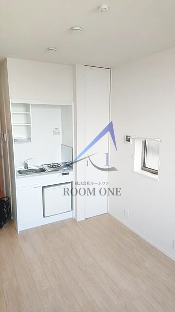 ラムダＡＩＺＡＷＡの居間・リビング|洋室のお部屋です。