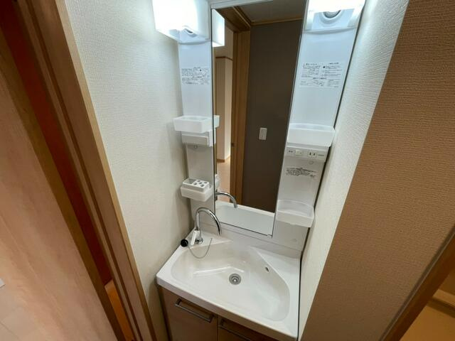 川崎市多摩区登戸のアパートの洗面所