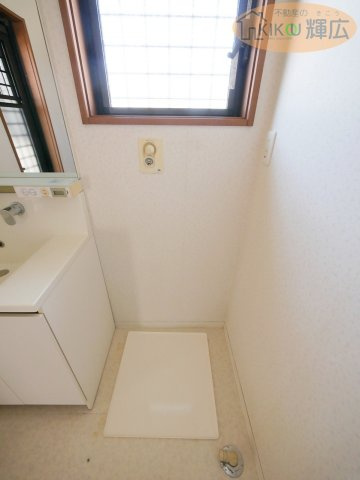 加古川市加古川町大野　中古戸建のランドリースペース
