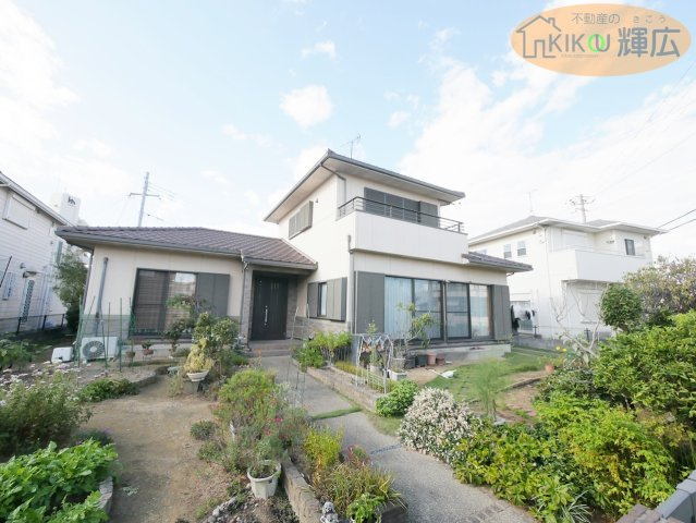 【外観】 | 加古川市加古川町大野　中古戸建 | 土地面積約111.5坪、建物面積約36坪の中古戸建です。平成17年築の中古戸建ですが室内綺麗にご使用頂いております。現在、居住中ですが室内のご内覧は可能です。