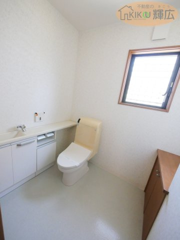加古川市加古川町大野　中古戸建のトイレ
