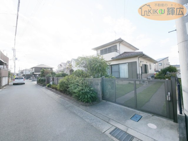 加古川市加古川町大野　中古戸建の外観|室内は車椅子でも生活できるように設計されております。
脱衣場、浴室、トイレが広々としております。また、1階にバルコニースペースございますので1階のみで生活頂けます。