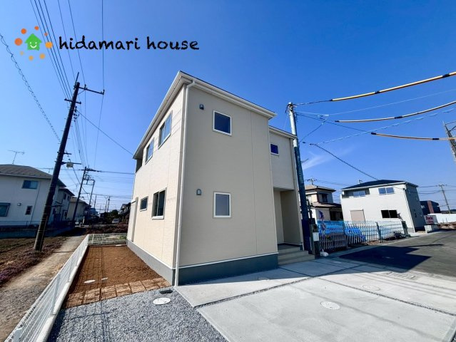 鴻巣市松原　新築戸建　リーブルガーデン05の前面道路含む現地写真