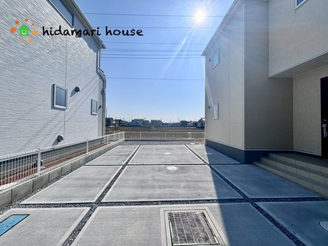 鴻巣市松原　新築戸建　リーブルガーデン05の駐車場