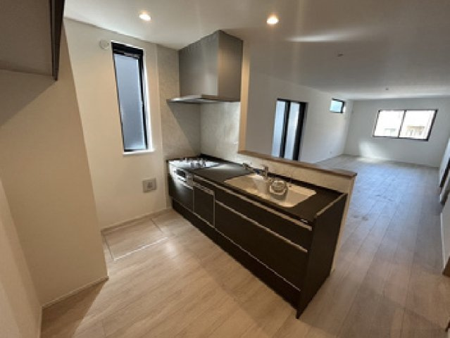 横浜市港南区上永谷3丁目 新築戸建て【仲介手数料無料】カースペース2台のキッチン