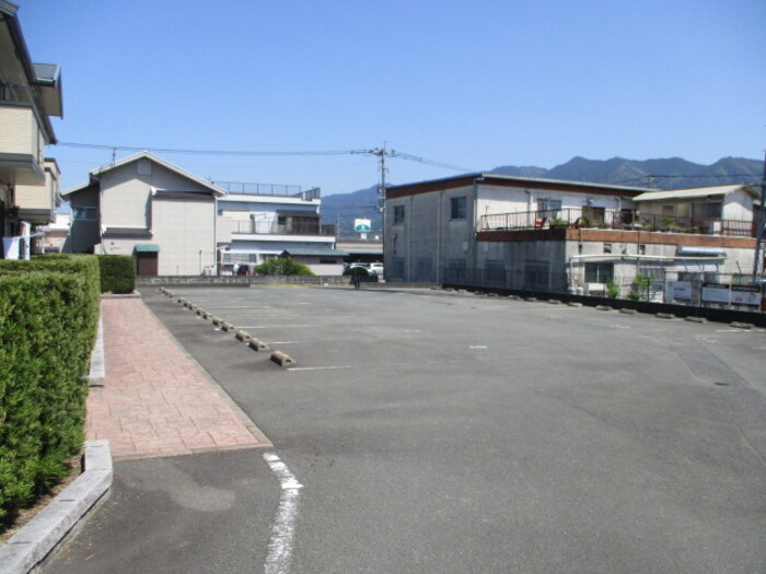 セジュール楠の駐車場|駐車場完備です