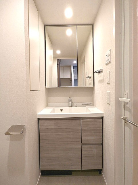 Park Axis上野イーストの洗面所