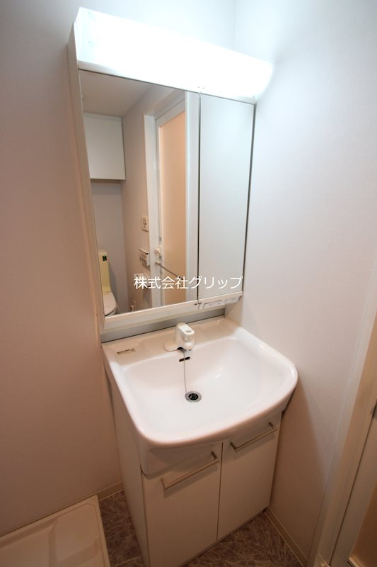 グリフィン横浜・反町公園参番館の独立洗面台