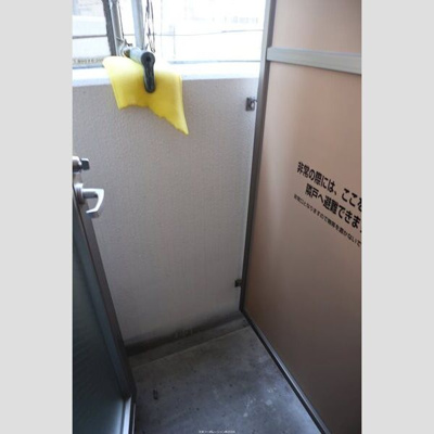 【バルコニー】 | メゾニティ・クイーン阿波座 | バルコニーからの眺めを楽しみながら食事をしませんか