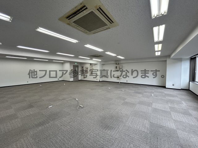 マルマン六本木　２Fの駐車場