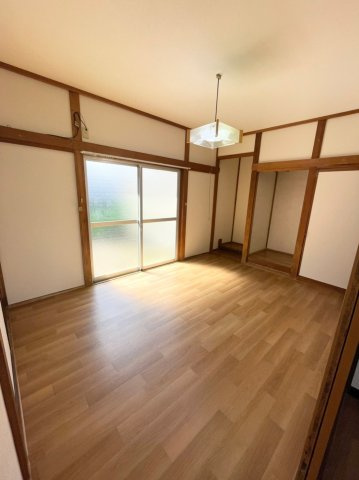 鯖江市長泉寺町　オーナーチェンジ中古戸建の洋室