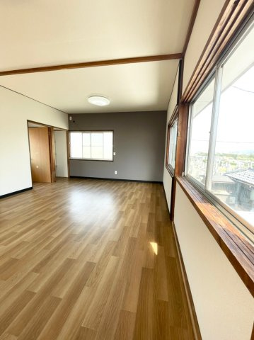 鯖江市長泉寺町　オーナーチェンジ中古戸建の洋室