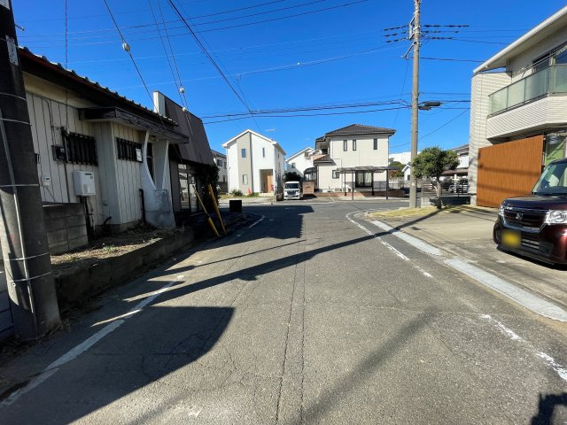 新築戸建・新築建売　深谷市岡里第4　岡部小・岡部中の前面道路含む現地写真