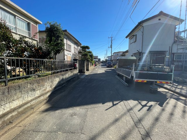 新築戸建・新築建売　深谷市岡里第4　岡部小・岡部中の前面道路含む現地写真