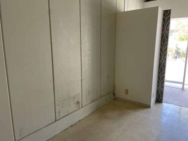 奥田ビルの居間・リビング