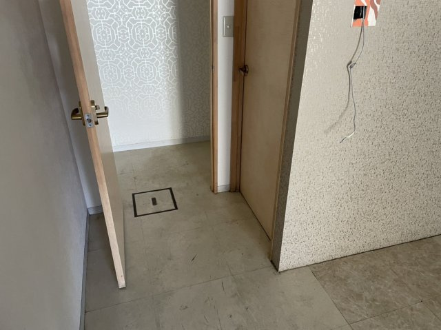 奥田ビルの玄関