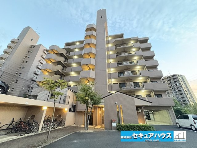 ファミール日進一番館の外観|【外観】
◆リフォーム完了済！本日ご案内可能です◎
◆高層階のため日当たり風通し良好！
◆スーパーやドラックストア、コンビニも近くにあり充実の住環境♪