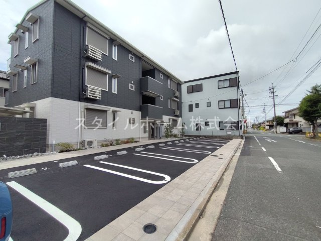 ルミエールの駐車場