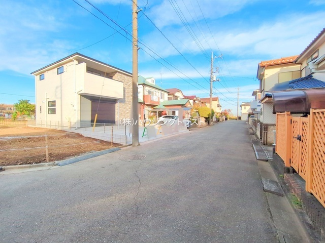 仲介手数料無料　KEIAI GRACE 所沢市所沢新町　新築戸建　全１棟の前面道路含む現地写真