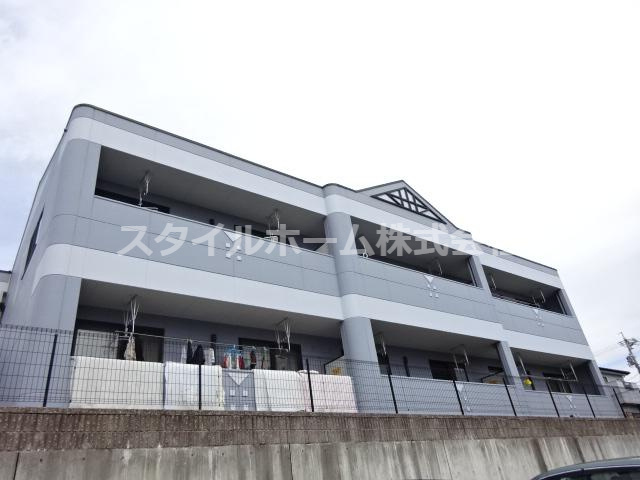 ホワイトハウス草間の外観|外観写真（昼）