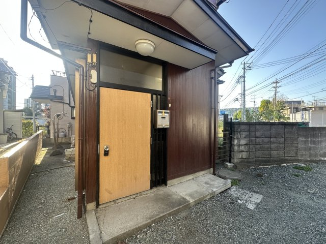 川崎市多摩区登戸の一戸建てのエントランス